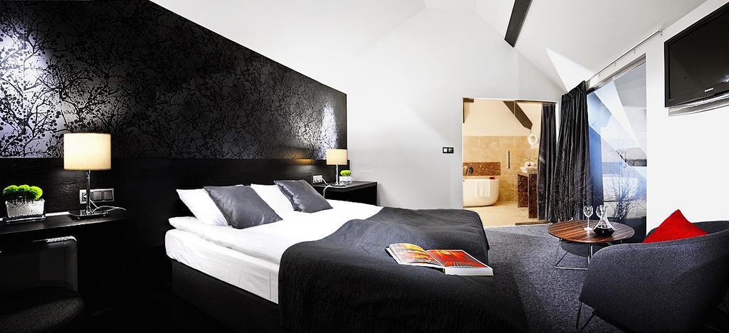 Hotel Remes Opalenica Esterno foto