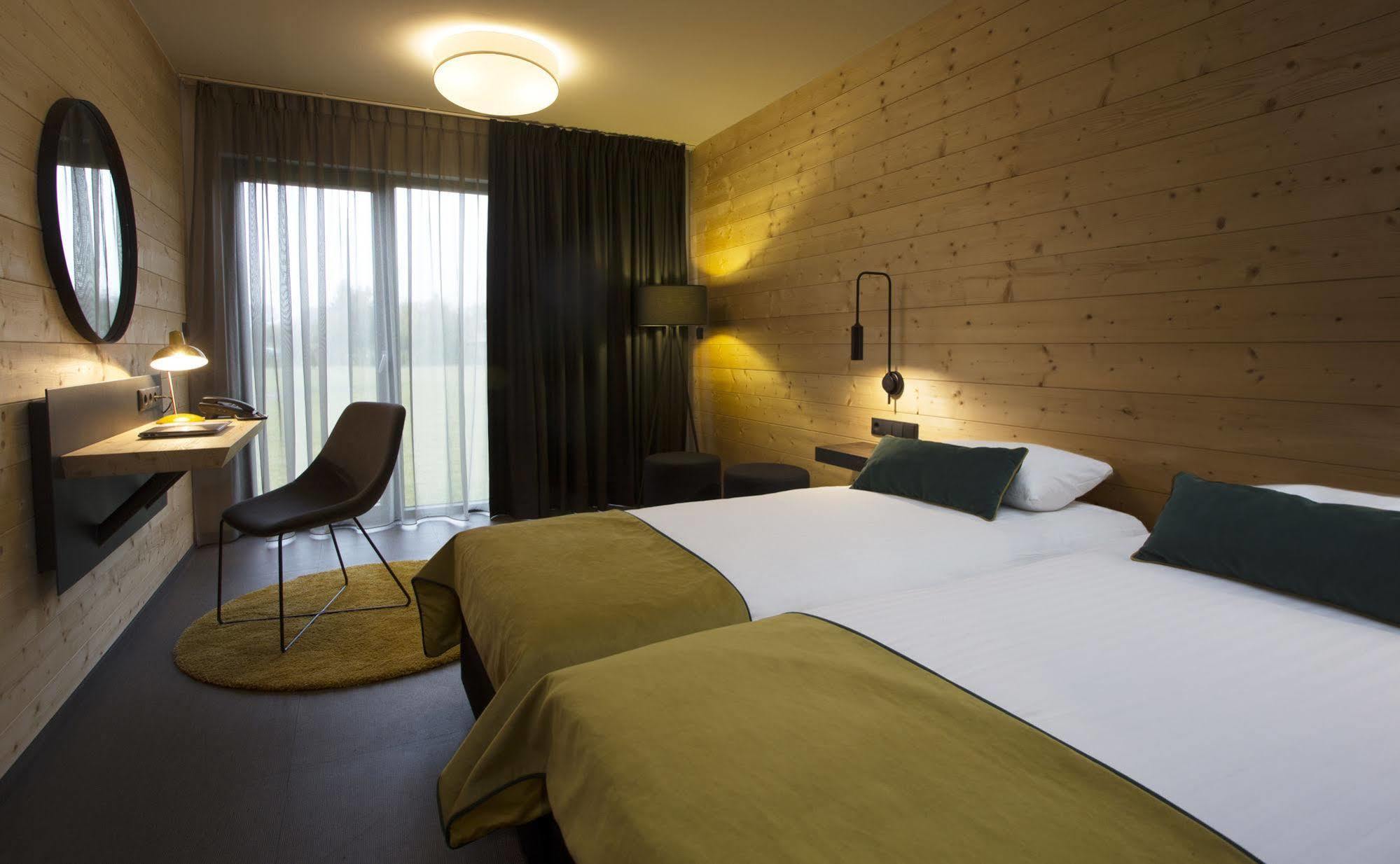 Hotel Remes Opalenica Esterno foto