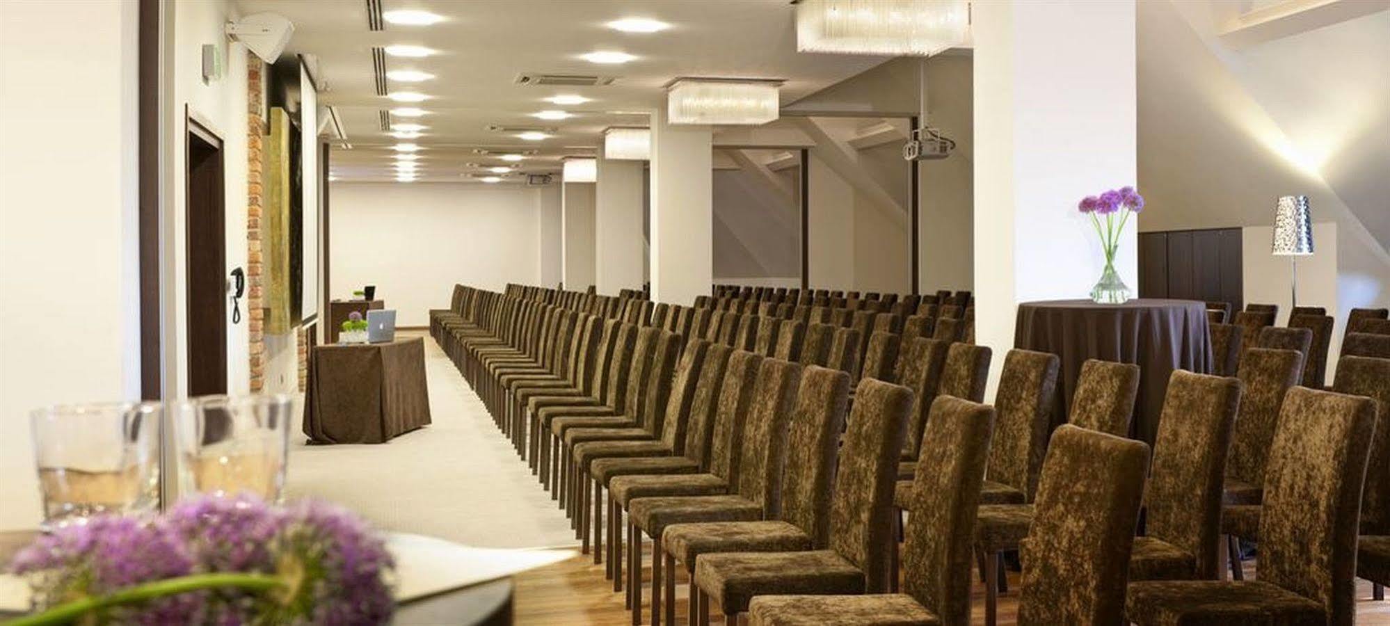 Hotel Remes Opalenica Esterno foto